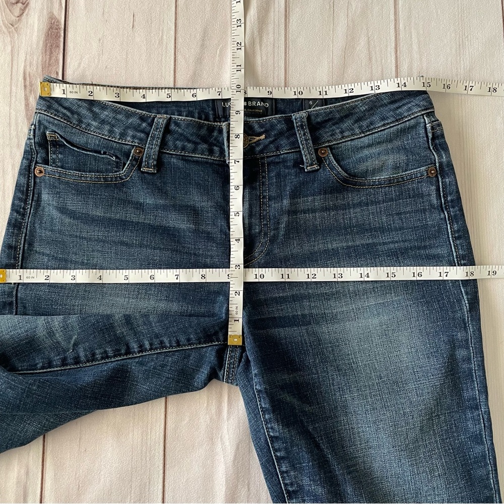 Lucky Brand Straight Skinny Jeans Women’s 6 | 28 Blue Med Wash Whiskering Casual - Picture 12 of 13